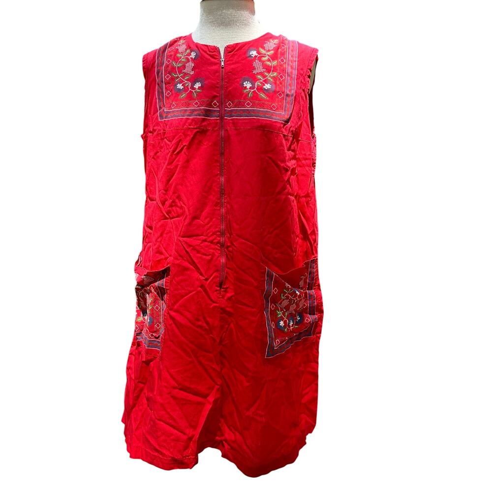 Vintage 60s/70s Shift House Dress Sz sm/Med Fit Sleeveless Red Pattern